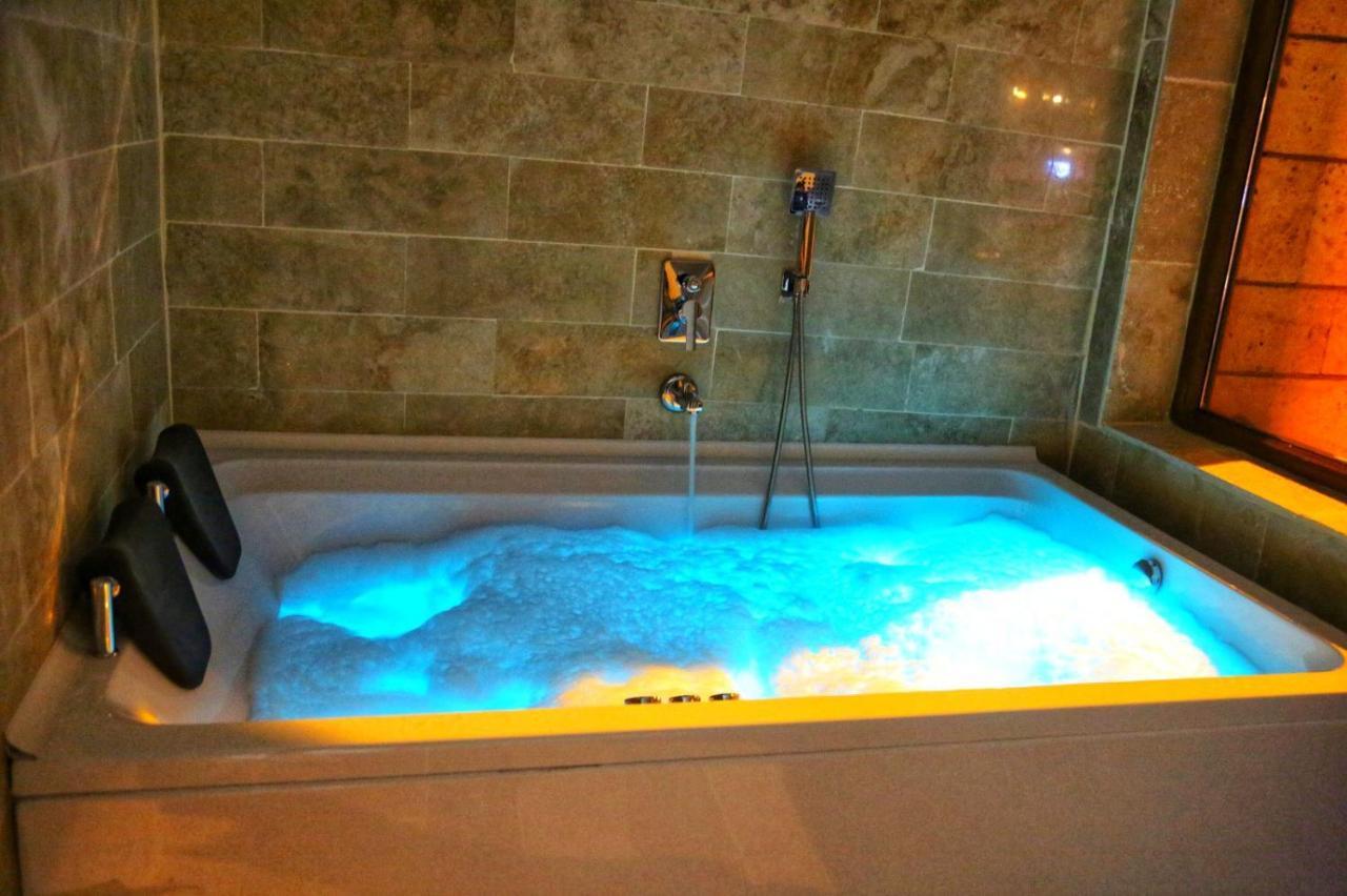 נבשהיר Whitestone Hotel מראה חיצוני תמונה